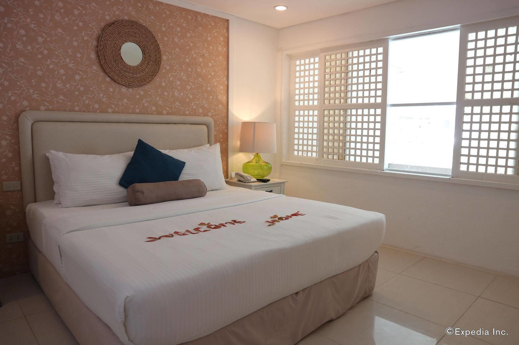 Sta. Monica Beach Club Dumaguete City ภายนอก รูปภาพ