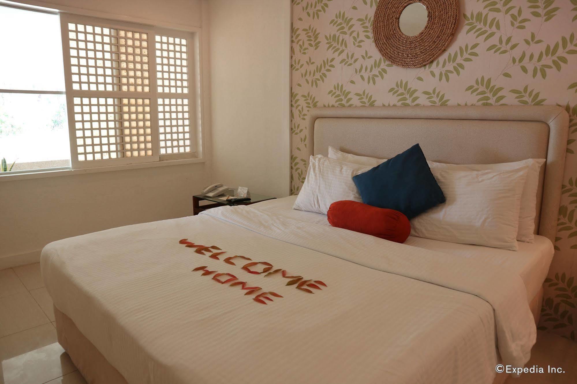 Sta. Monica Beach Club Dumaguete City ภายนอก รูปภาพ